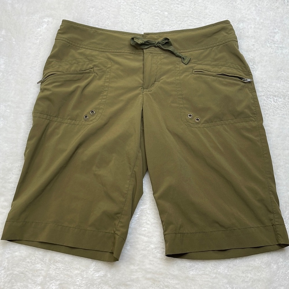 Athleta Breeze Bermuda Shorts Green Size 4